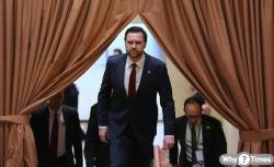 美·이란 밤샘 협상 혼선 속 지속… 밴스 부통령, 15시간째 '격론'