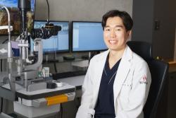 봄철 스마일라식 수요 증가…수술 시기보다 정밀검사 중요