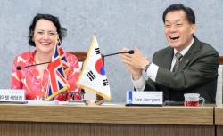 수원시, 영국 명문 사립학교 베넨든스쿨과 분교 설립 업무협약 체결