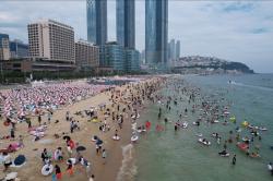 “여름 더 길어진다”… 해운대해수욕장, 9월 중순까지 연장 운영