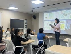 책 한 권에 공연·놀이까지…마포구 소금나루도서관, 책으로 노는 5월