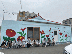 논산여고, ‘지역과 함께 성장하는 글로컬 여성 리더’ 벽화 그리기 봉사 실시  - 학교 인근 골목길에 희망을 덧입히다 -