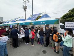 얌샘김밥, 해조류박람회서 완도 전복 메뉴 선보여