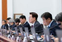 이재명 대통령 지지율 64%…민주당 45%·국민의힘 22%
