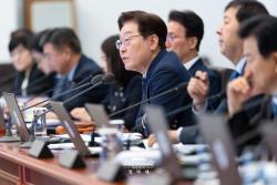 이재명 대통령, 방송 재허가 책임성 강화 주문...가짜뉴스 엄정 대응 지시