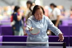 손주와 치고 싶어 다시 잡은 탁구채,102세에 강릉 세계무대 서다
