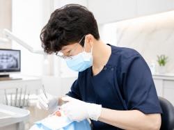 여름철 얼음 씹는 습관, 치아 파절 주의
