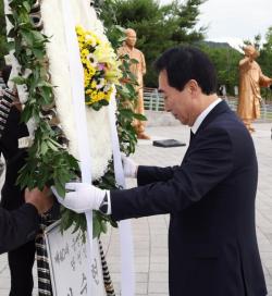 박수현 충남도지사  당선인, 6·25 전쟁일 충혼탑 참배