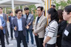 김동연, 개방 앞둔 ‘경기정원’ 현장 찾아 주요 시설물, 안내판 등 점검
