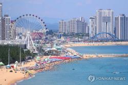 속초시, 해수욕장 운영 시작…'낮에도 밤에도 빛나는 해수욕장'