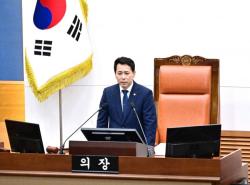 서울시의회 의장에 임만균…"서울시정 단호히 견제·감시할 것"(종합)