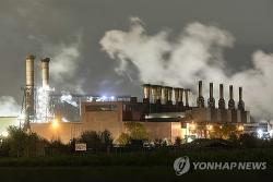 EU, 산업계 부담 덜어주려 탄소배출권 규제 완화