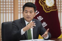  서원  논산시의회  전의장"  같은당 소속 국회의원  향해 지역구 현안  외면    당내 계파정치 행동대장? 직격 