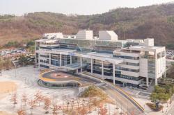경기도, 경기평화광장도서관에 ‘평화책나눔서가’ 운영