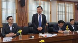 논산시 의정동우회  10대의회에   강경 사법청사  신축  ,황산벌전적지   위령비   건립   추진해달라  ,,이건창 의장   심도있게  들여다 볼것