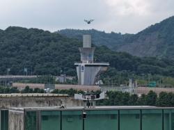 안양시, 안양천에 ‘AI 자율 비행 드론’ 투입…폭염 속 온열 질환 예방 계도