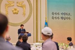 이재명 대통령, 국가폭력 피해자 초청 오찬… `국가가 책임질 것`