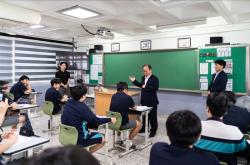 김석준 부산교육감, 수능 D-100일 맞아 수험생 격려
