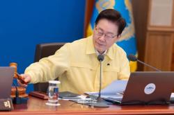 [한국갤럽] 이재명 대통령 지지율 45%…부정평가와 동률, 부동산 정책에 민심 ‘경고등’