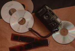 디카·MP3·CD까지…'낡은 것'에 열광하는 Z세대, 왜 과거로 달려갈까?
