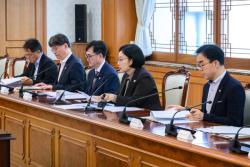 한성숙 국무총리, 주택건설·개발업계와 공급 활성화 방안 논의