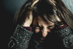 "기분 나쁜 날, 피부도 안 좋아진다"… 감정이 몸을 바꾼다는 게 사실일까?