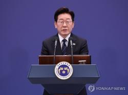 "연임 생각없다" 李대통령에 시민단체들 "환영…개헌논의 시작해야"(종합)