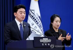 강훈식 靑비서실장 사의표명…"대통령 보좌 종합적 책임 차원"(종합)