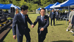 영원한 라이벌 ? 黃,白戰은  어떻게  끝날까 ?