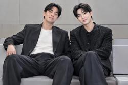 송강 옆에 앉은 테이 타완, 사진 본 뒤 사과