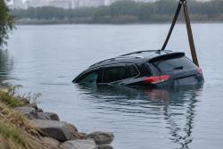 대구 내관지 SUV 추락…50대 여성 숨져