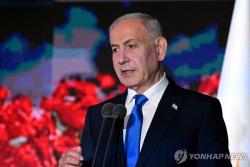 하마스 기습 책임을 안보 당국에 넘기던 네타냐후 이스라엘 총리, 전 신베트 수장에 피소