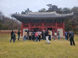 억새 절정기 맞은 태조 이성계 ‘건원릉’ 능침 특별 개방