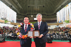 백성현 논산시장, 충남 장애인 복지 공로대상 수상,장애인에서 소중한 사람들’로 명칭변경 등 장애인 존중과 의식 개선  ,알자리창출     앞장서
