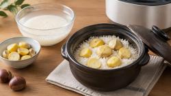 밤 솥밥은 쌀을 불리고 밤을 위에 얹어 짓는다